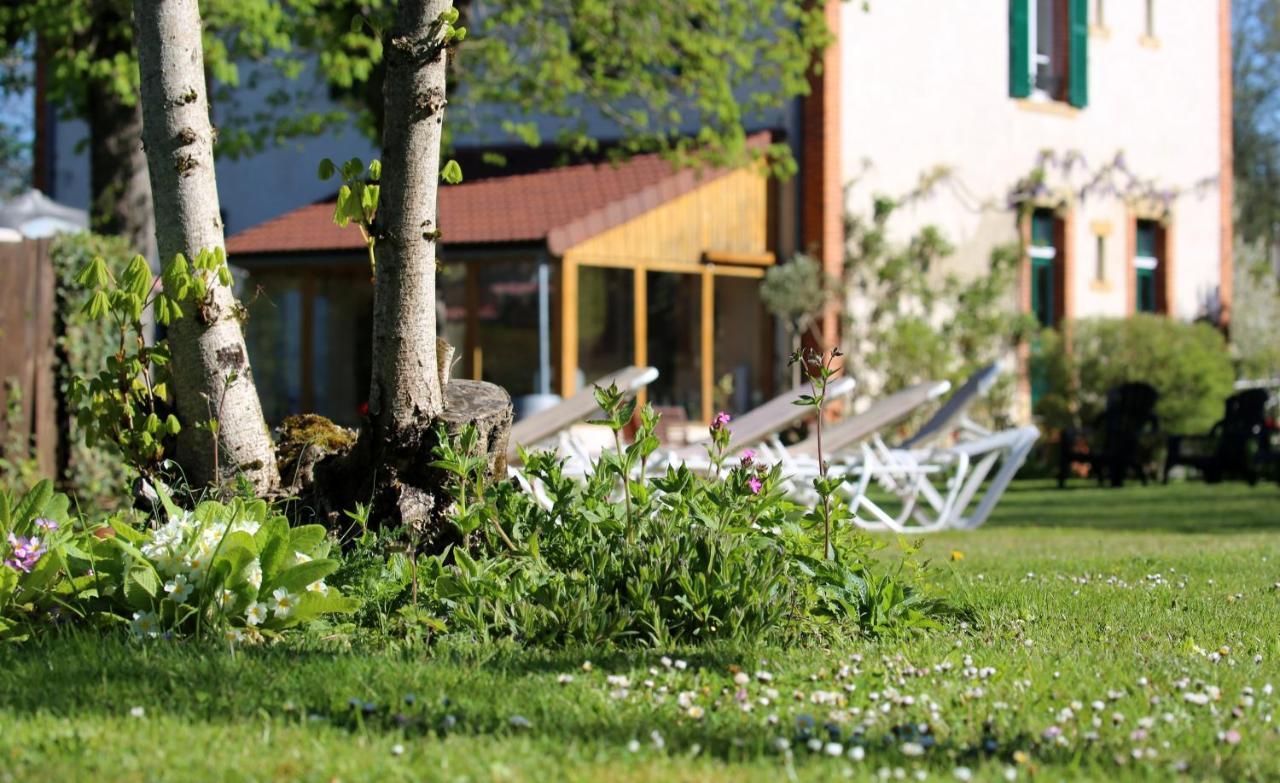Bed and Breakfast Le Bonnet De Nuit Chalmoux Exterior foto